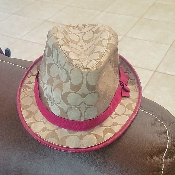 Coach Hat, Vintage RN# 132154 - Picture 7 of 9